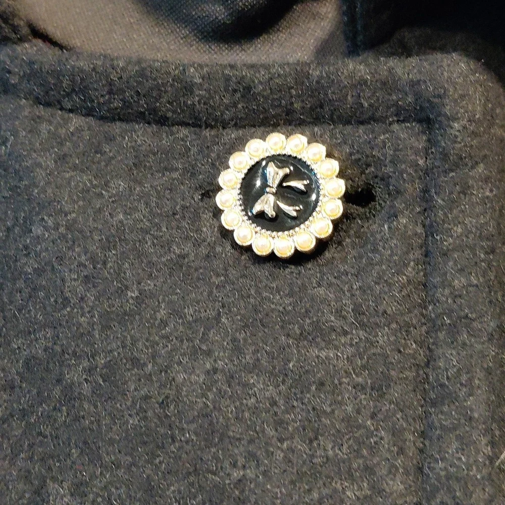 Elegant Black Long Coat with Button Details - Picture 3 of 13